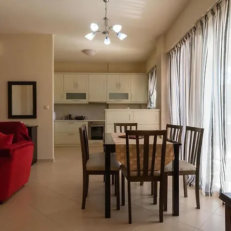 Grand With Private Pools Appartamento Kalamata