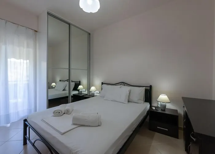 Grand With Private Pools Apartamento Calamata