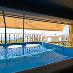 דירה Grand With Private Pools קלמאטה
