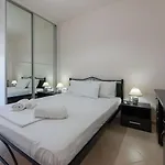 Grand With Private Pools קלמאטה