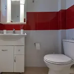 Grand With Private Pools דירה *