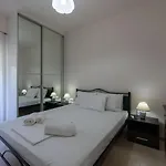 Grand With Private Pools דירה קלמאטה
