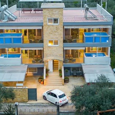 דירה Grand With Private Pools