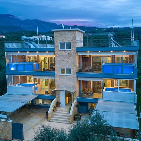 דירה Grand With Private Pools *