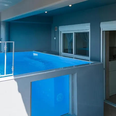 Grand With Private Pools Apartament