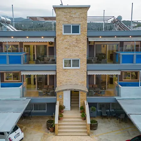 Grand With Private Pools *