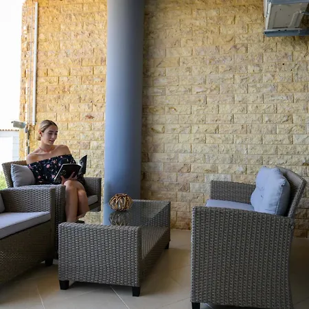 Grand With Private Pools Apartament