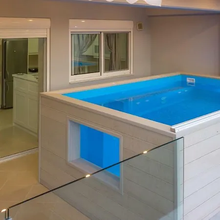 Grand Suites With Private Pools Kalamata