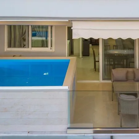 Grand Suites With Private Pools Apartment *