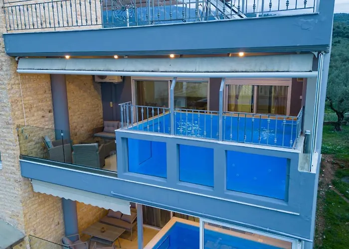 Grand With Private Pools Apartmán Kalamata