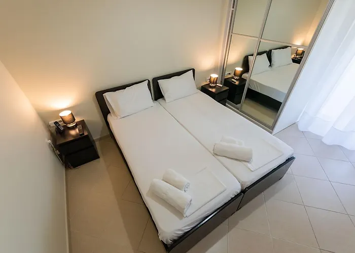 Grand With Private Pools *