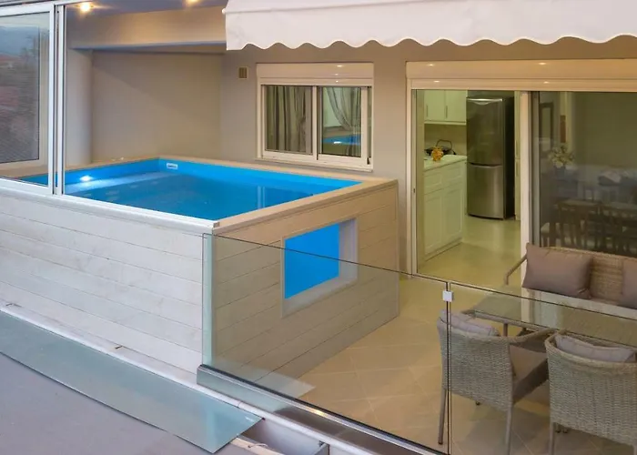 Apartmán Grand With Private Pools Kalamata